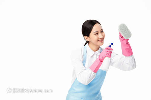 擦亮城市的“她力量”——家政女性清洁玻璃的职业形象观察